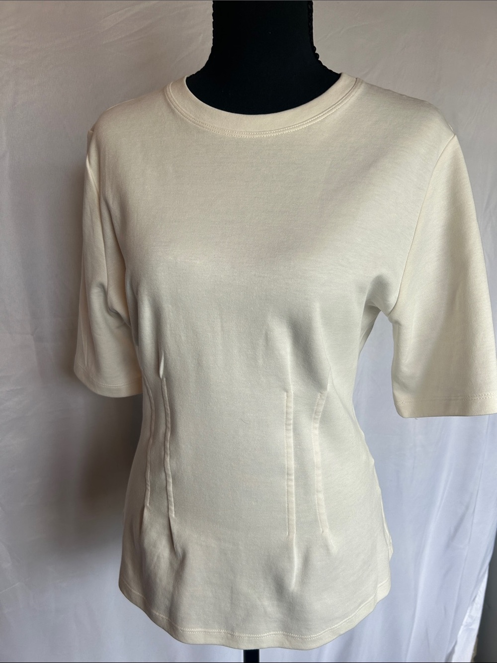 Never worn — H&M Cream Short Sleeve Fitted Tee